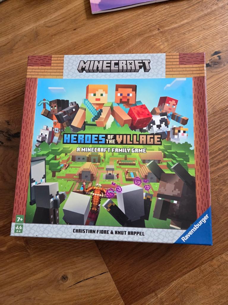 Minecraft Heroes of the Village Bordspel Ravensburger, Drie of vier spelers, Ophalen of Verzenden, Zo goed als nieuw, Ravensburger