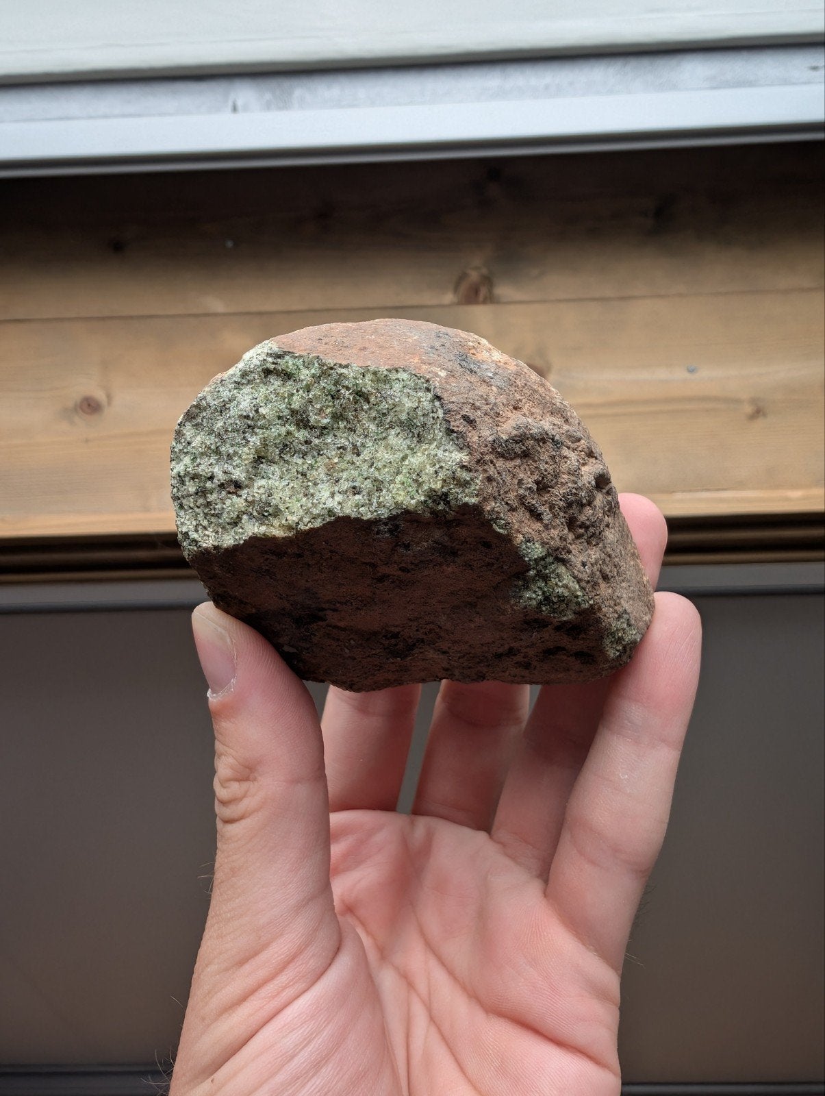 olivijn uit de Eifel in Duitsland, Ophalen of Verzenden, Mineraal