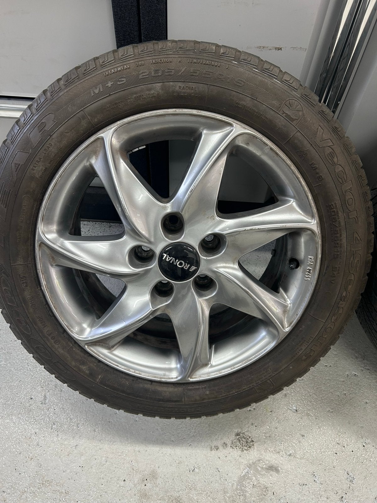 Leuke velgen met goede banden - 205/55 R16, Ophalen, 16 inch, Banden en Velgen, 205 mm