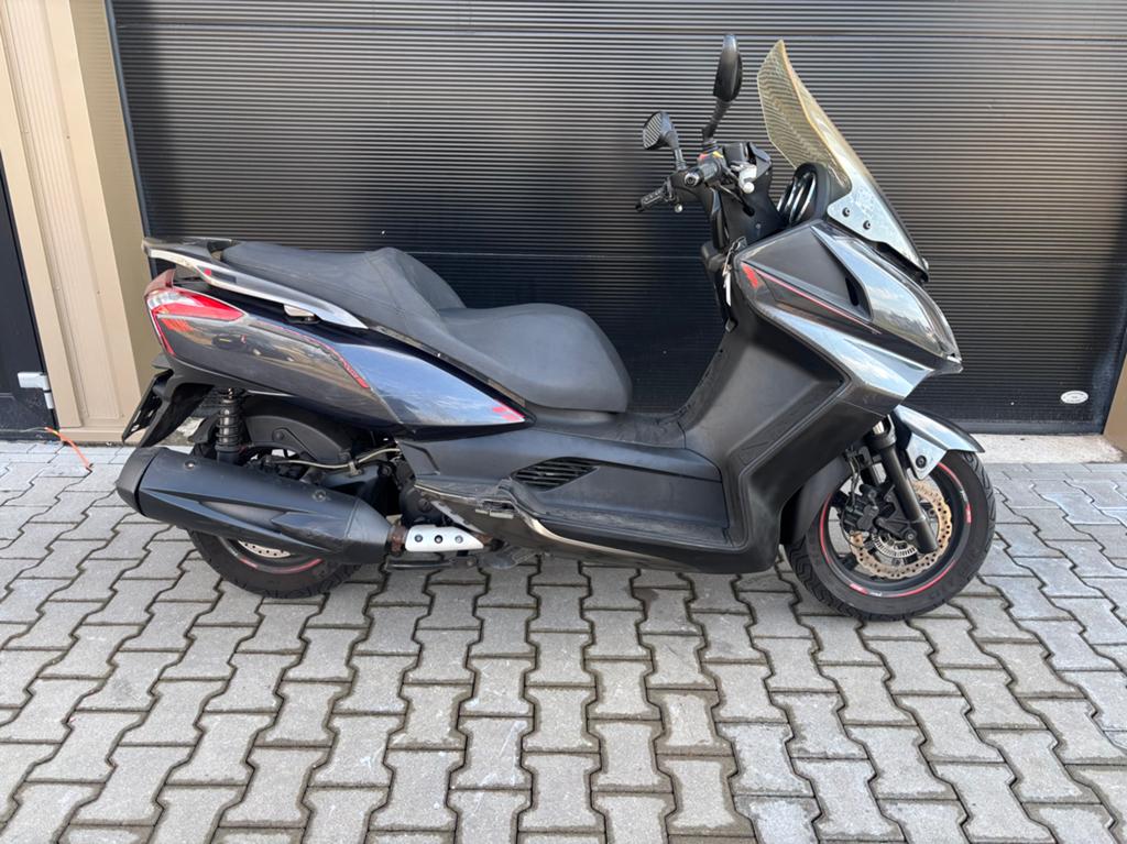 Kymco Downtown 300, Motoren, Scooter, Minimaal motorrijbewijs A2, Automaat, 278 cc