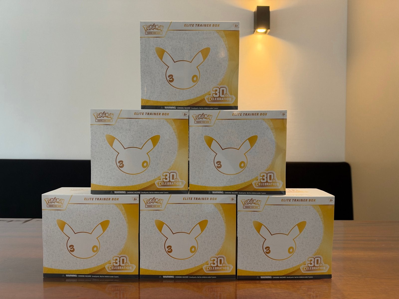 Pokémon Celebrations Elite Trainer Box (ETB) - Nieuw, Engels, Ophalen of Verzenden, Nieuw