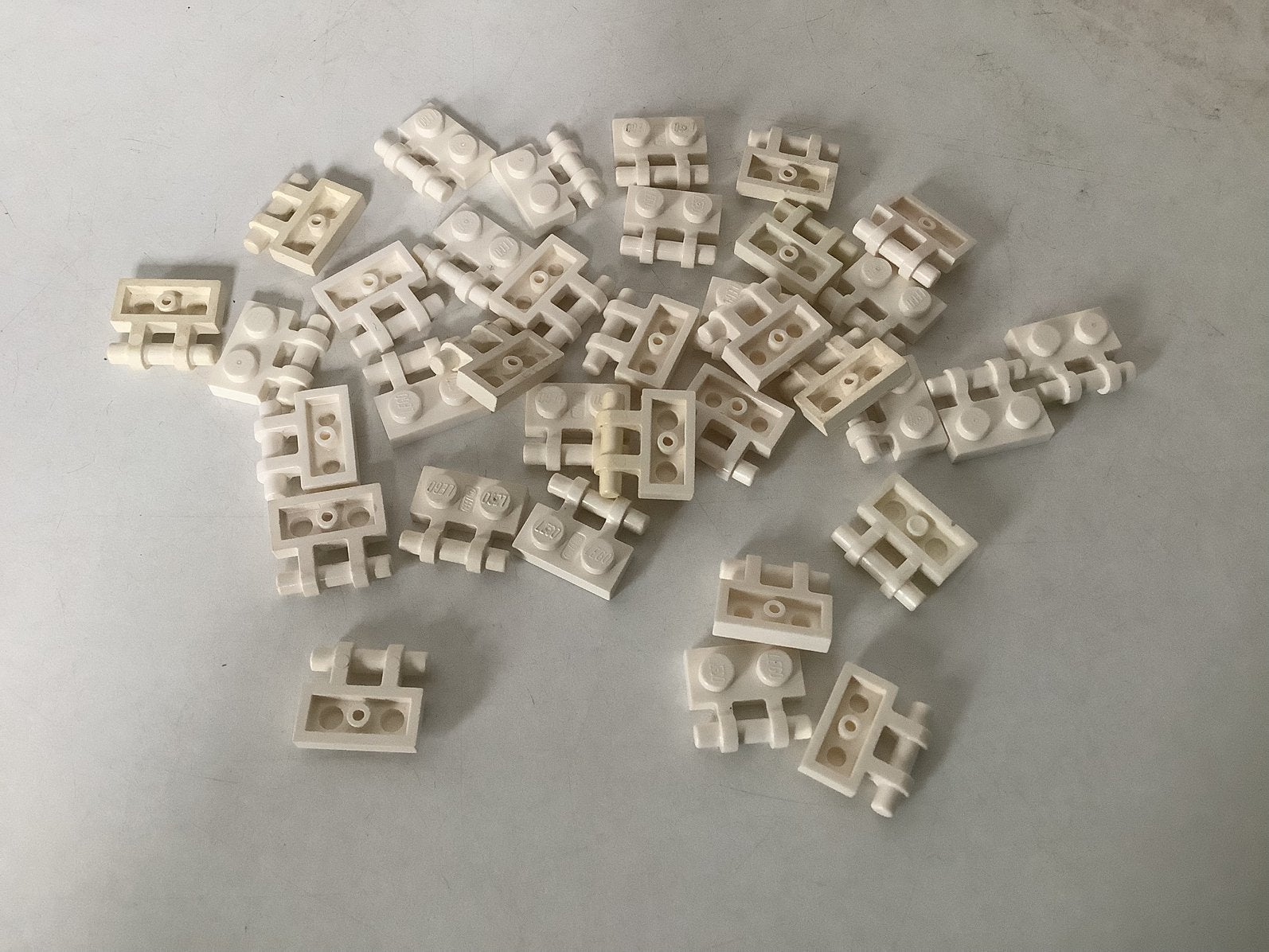 Lego plaat aangepast 1x2 met handvat aan zijkant wit, Ophalen of Verzenden, Gebruikt, Losse stenen, Lego
