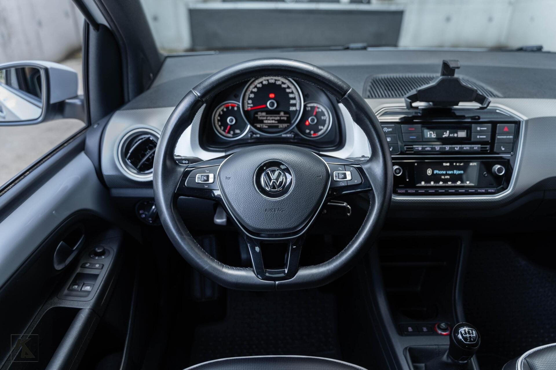 Volkswagen Up! 1.0 TSI | High R-line | White Silver | Luxe, Voorwielaandrijving, Gebruikt, 4 stoelen, Leder