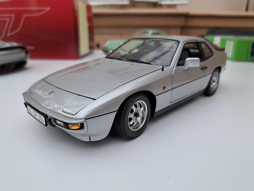 Porsche 924 Minichamps Geen originele verpakking, Hobby en Vrije tijd, Modelauto's | 1:18, Ophalen of Verzenden, Zo goed als nieuw