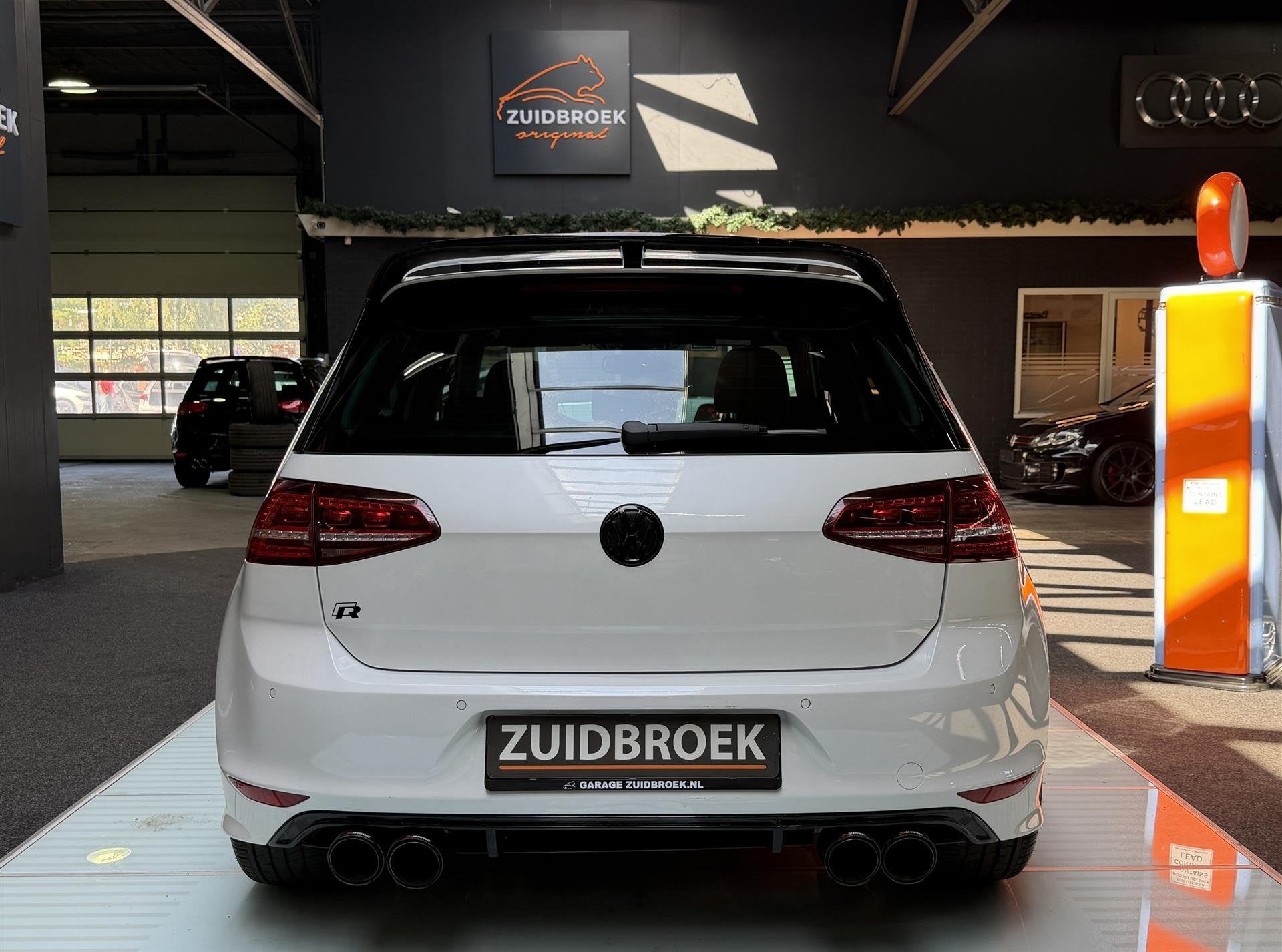 Foto 14 van Volkswagen Golf 1.4 TSI DSG | R-Line | Pano | Akra | Maxton