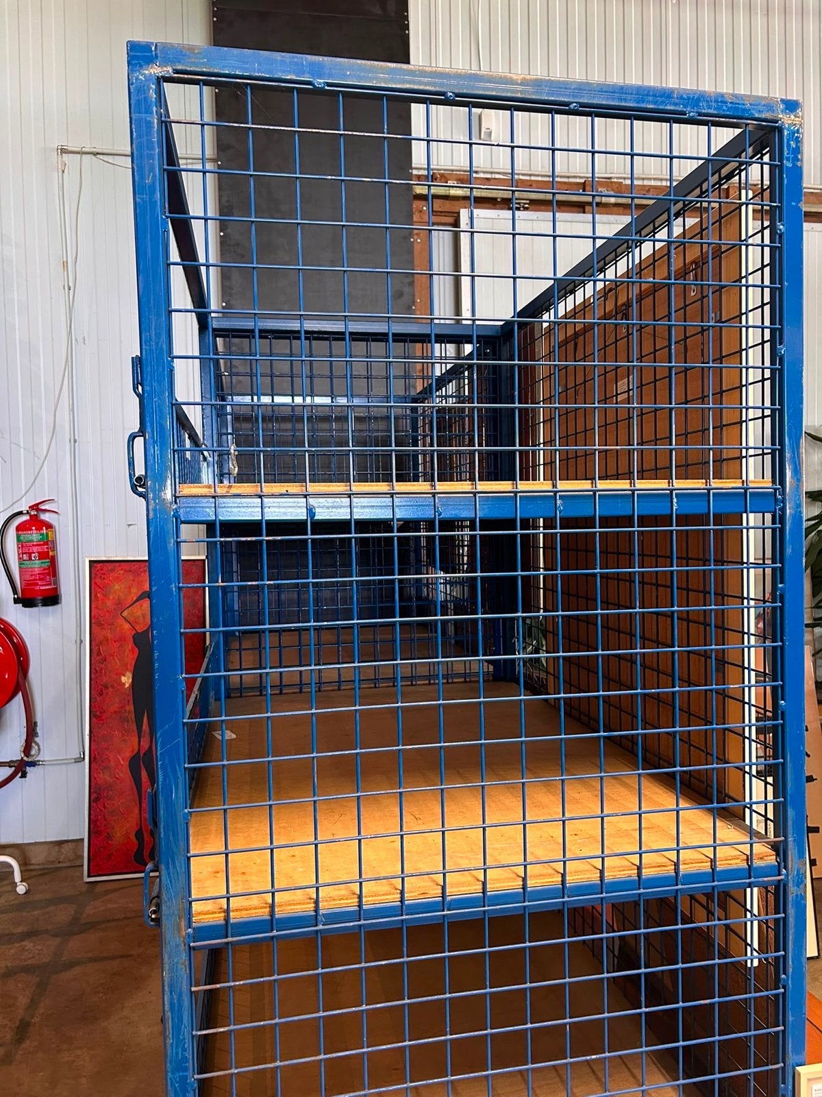 Robuuste metalen stellingkast met houten planken, Ophalen, Gebruikt