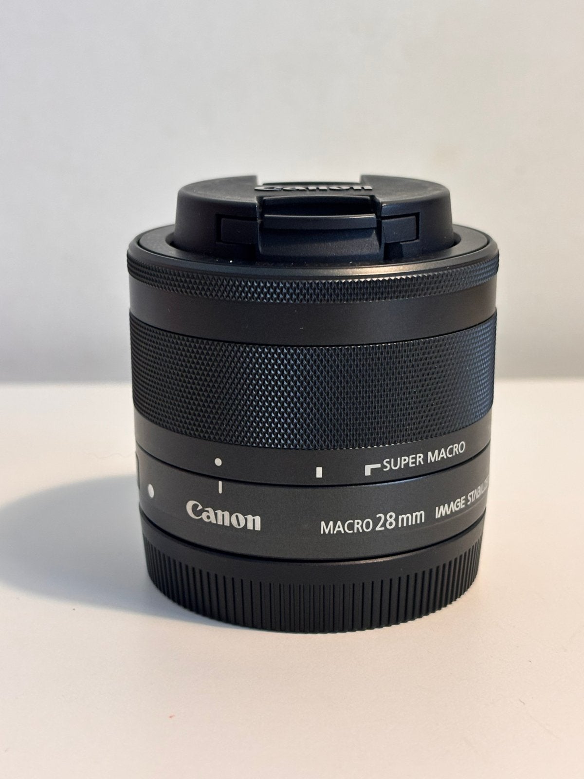 Canon EF-M 28mm f/3.5 Macro IS STM lens, Ophalen of Verzenden, Zo goed als nieuw, Telelens