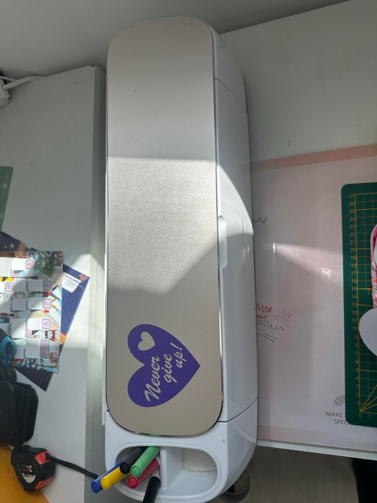 Cricut Maker Snijmachine met accessoires + Cricut press mini, Overige thema's, Zo goed als nieuw, Kunststof, Machine