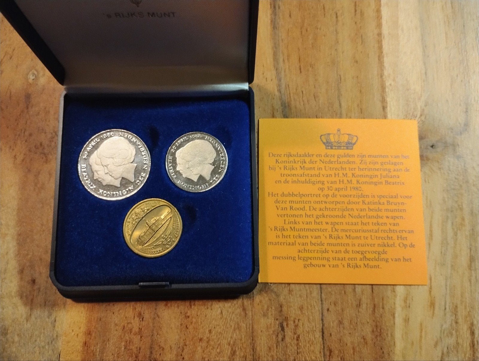 Rijksdaalder en gulden set troonswisseling 1980, Ophalen of Verzenden, Koningin Juliana, Overige waardes, Setje