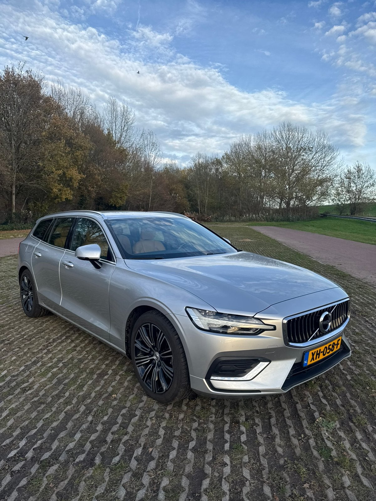 Volvo V60 T5 inscription Geartronic 2019 NAP, Auto's, 1800 kg, 4 cilinders, 1969 cc, Particulier
