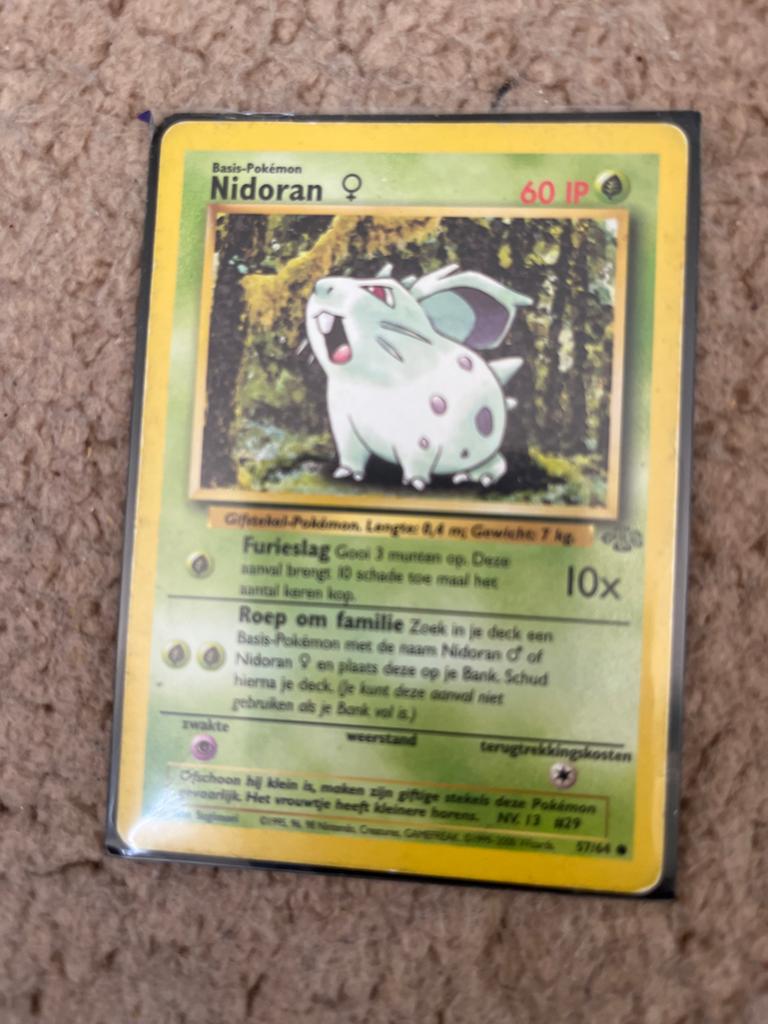Nidoran (Vrouwtje) Pokémon Kaart - Basis-Pokémon 60 IP, Ophalen of Verzenden, Gebruikt, Losse kaart