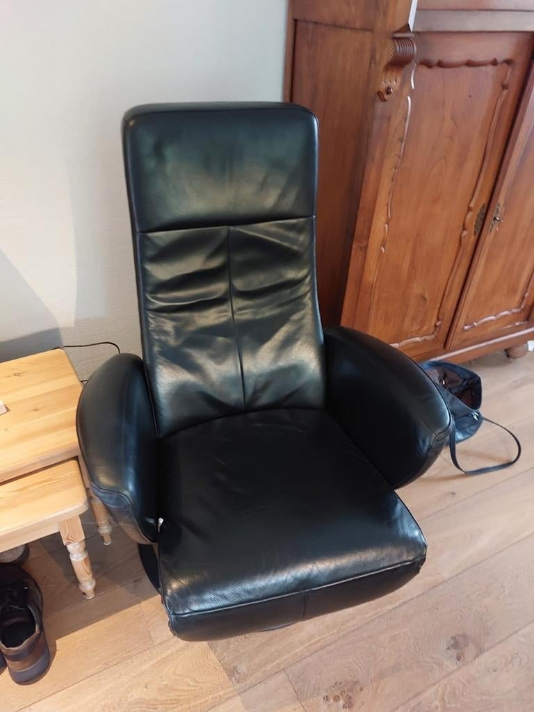 Zwarte draaifauteuil, Ophalen of Verzenden, Leer, 50 tot 75 cm