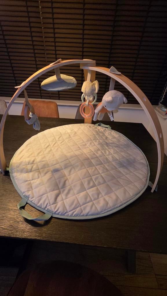 Houten babygym met speelkleed en hangspeeltjes, Kinderen en Baby's, Ophalen of Verzenden, Zo goed als nieuw, Babygym