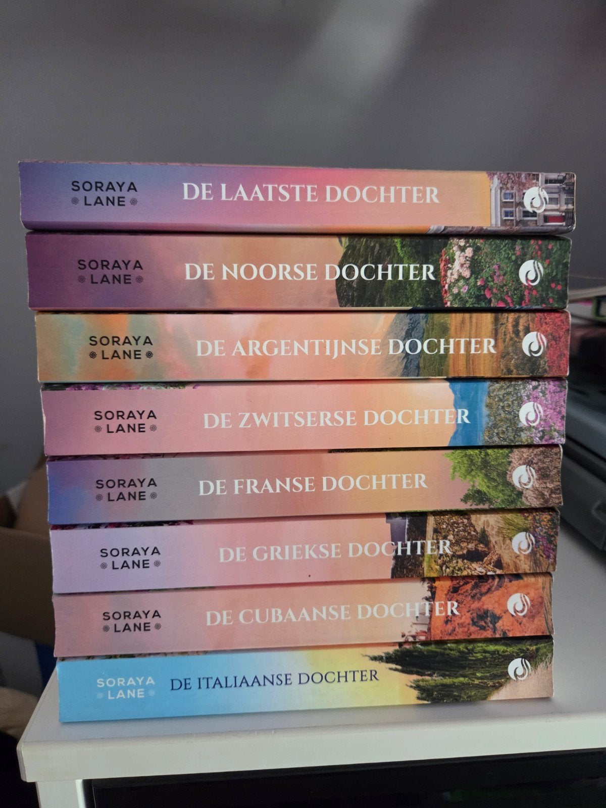 Soraya Lane - De Verloren Dochters Serie (8 boeken), Ophalen of Verzenden, Zo goed als nieuw, Soraya Lane, Nederland