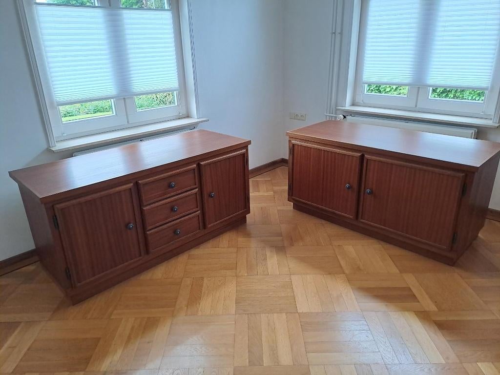Te koop 2 mooie handgemaakte Mahonie dressoir, Huis en Inrichting, Kasten | Dressoirs, Ophalen, Gebruikt, 50 tot 75 cm, Met deur(en)
