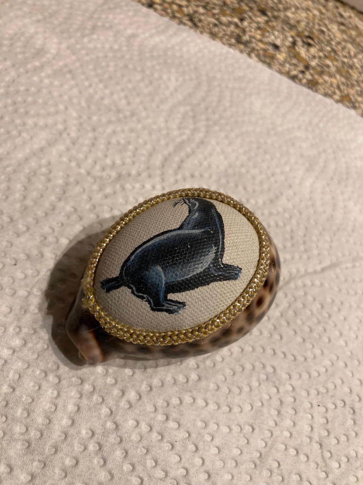 Schelp met zeehond, Ophalen of Verzenden