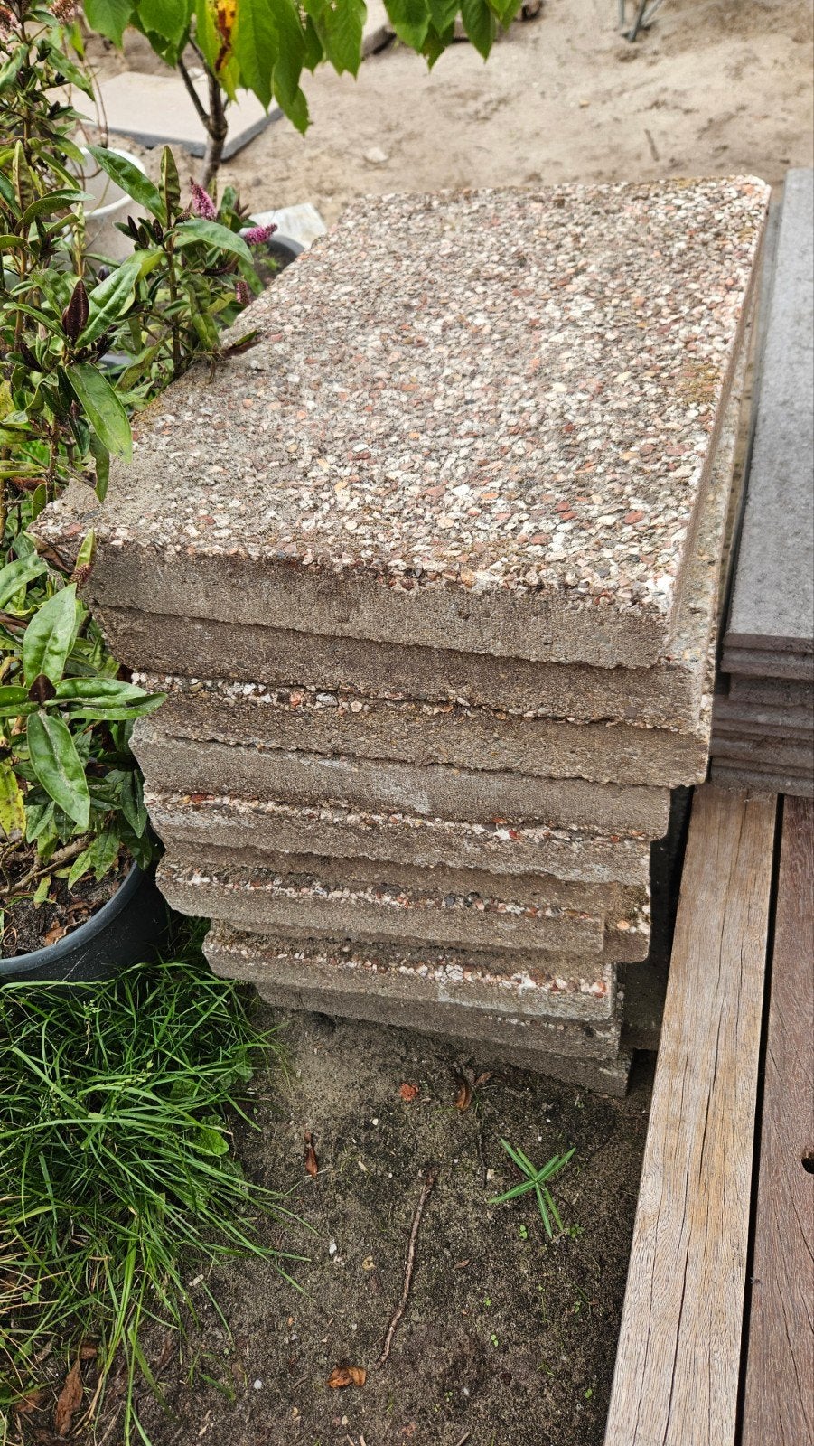 17 grindtegels 60x40x5 cm gratis af te halen, Ophalen