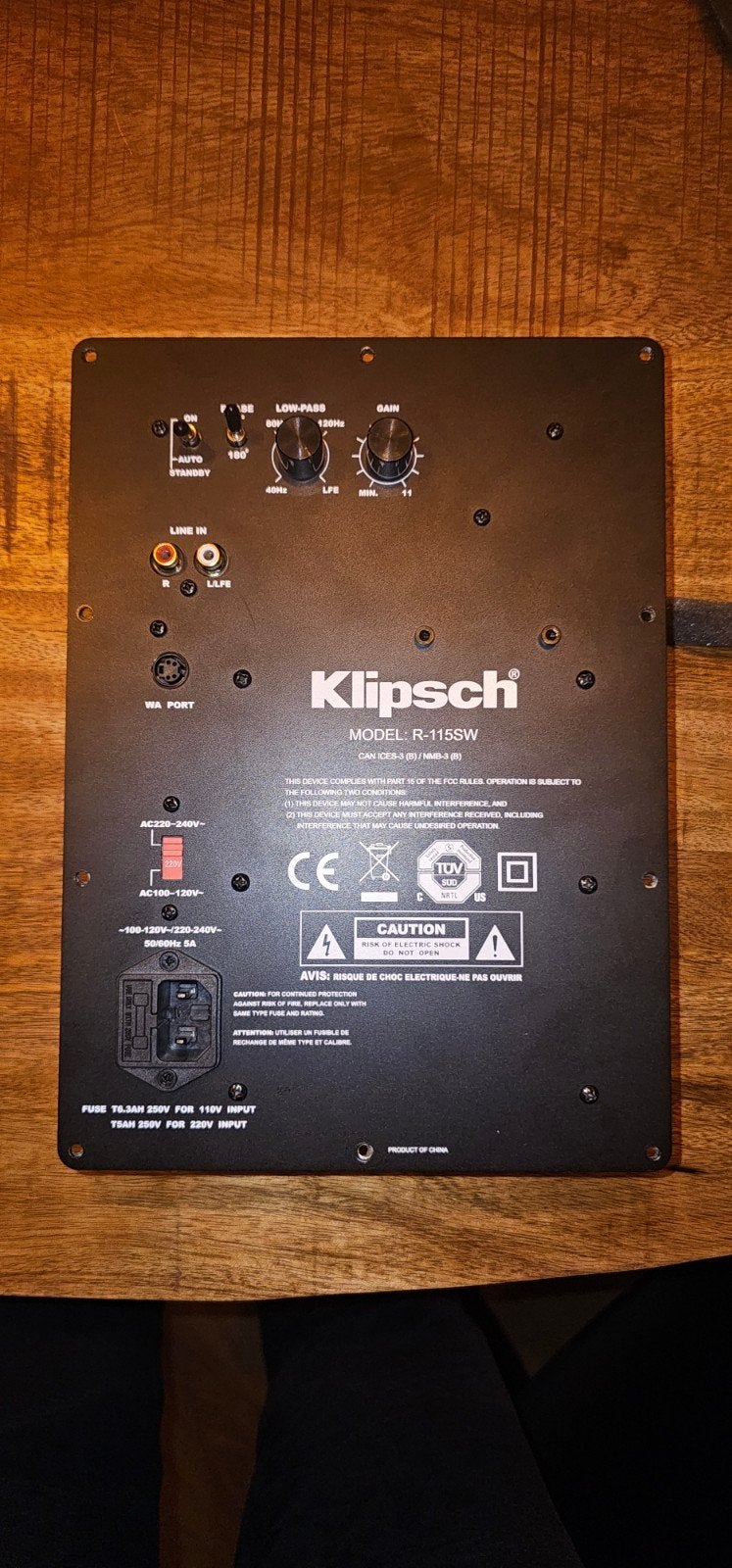 klipsch r115-sw Amp, Ophalen of Verzenden, Gebruikt, Overige systemen, 120 watt of meer
