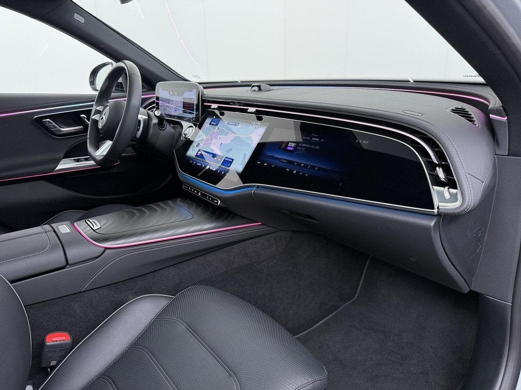 Mercedes-Benz E-klasse 300 e AMG Line | Superscreen | Panora, Automaat, Achterwielaandrijving, Gebruikt, 4 cilinders