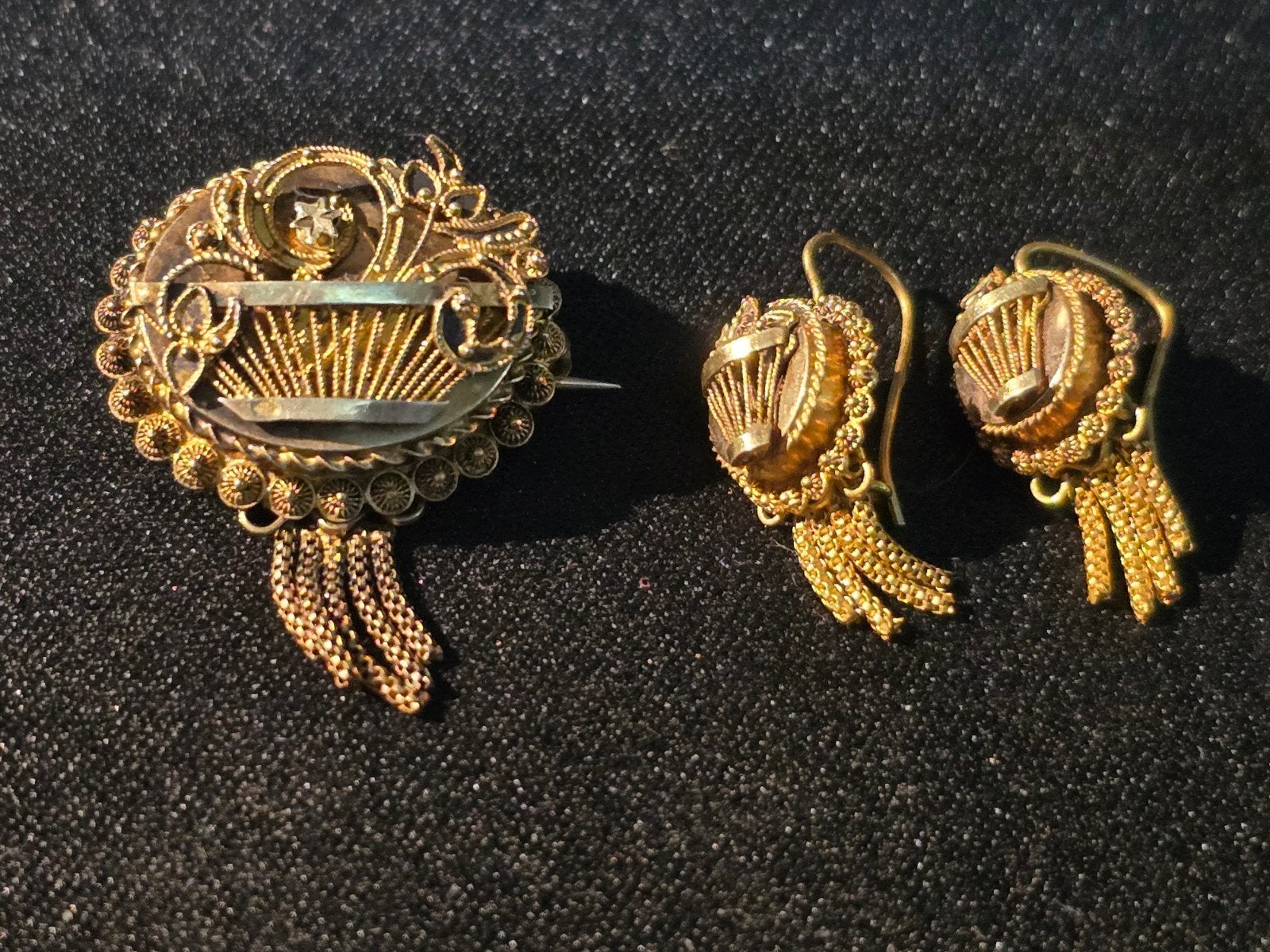 Antieke Gouden Broche en Oorbellen Set, Sieraden, Tassen en Uiterlijk, Antieke sieraden, Ophalen of Verzenden, Goud, Broche
