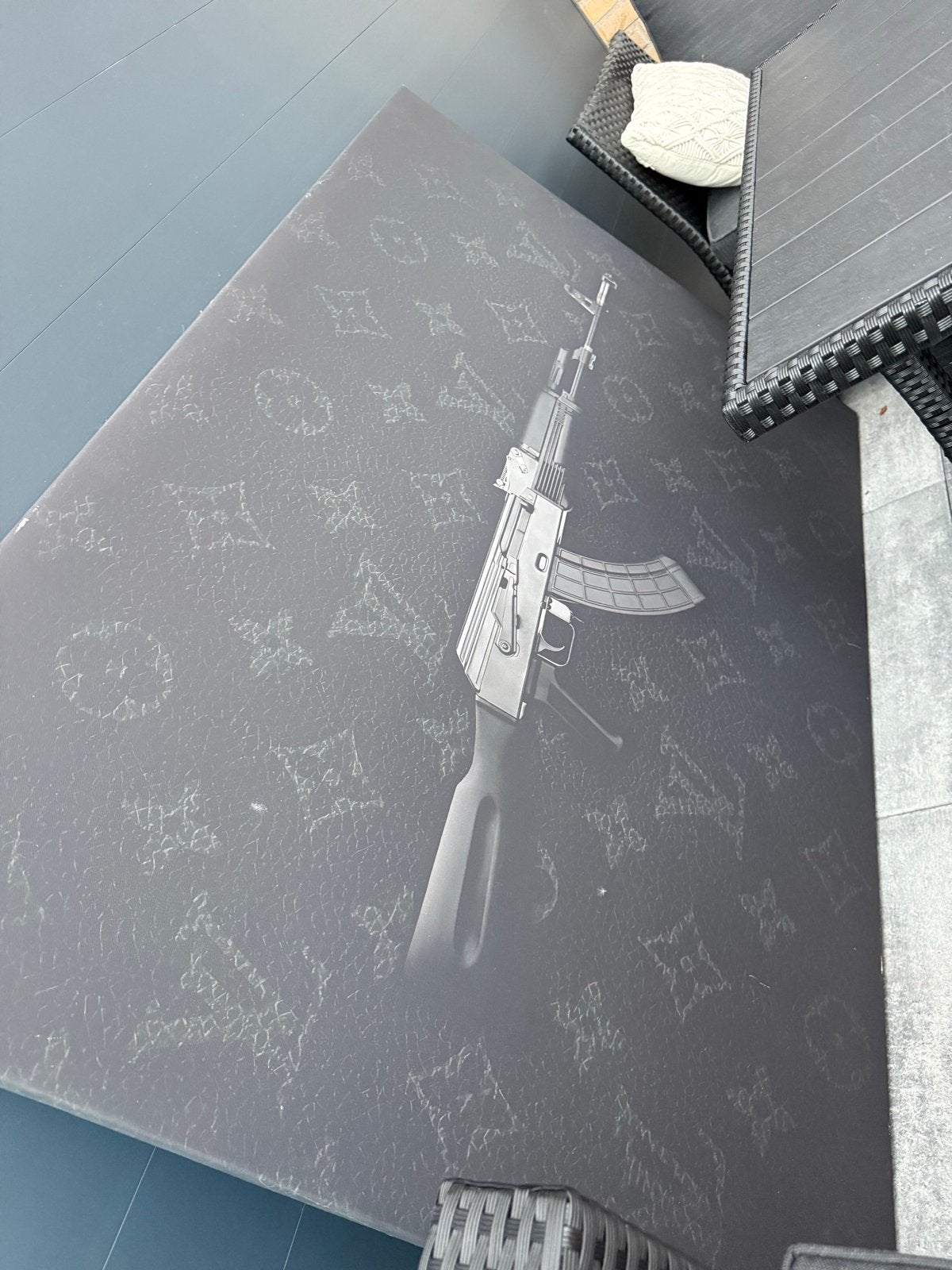 Louis Vuitton AK 47 Canvas Kunstwerk 100x150 cm, Gebruikt, Ophalen of Verzenden, Modern, Grijs
