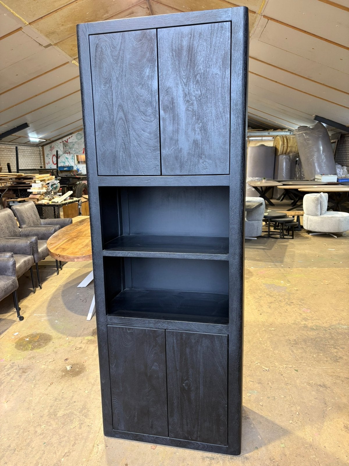 HOGE ZWARTE WANDKAST/BOEKENKAST – €500, Ophalen, 200 cm of meer, Nieuw, 50 tot 100 cm