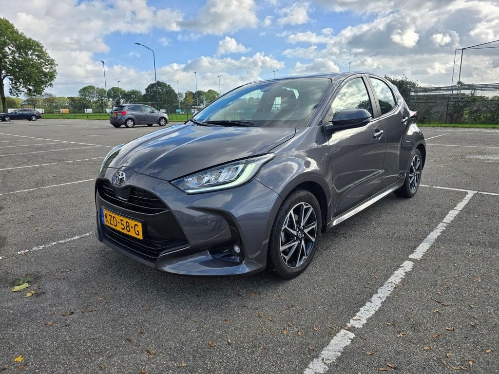 Toyota Yaris 1.5 Vvt-i Dynamic 125pk 2024 Grijs, Auto's, Voorwielaandrijving, 1490 cc, Bedrijf, Handgeschakeld