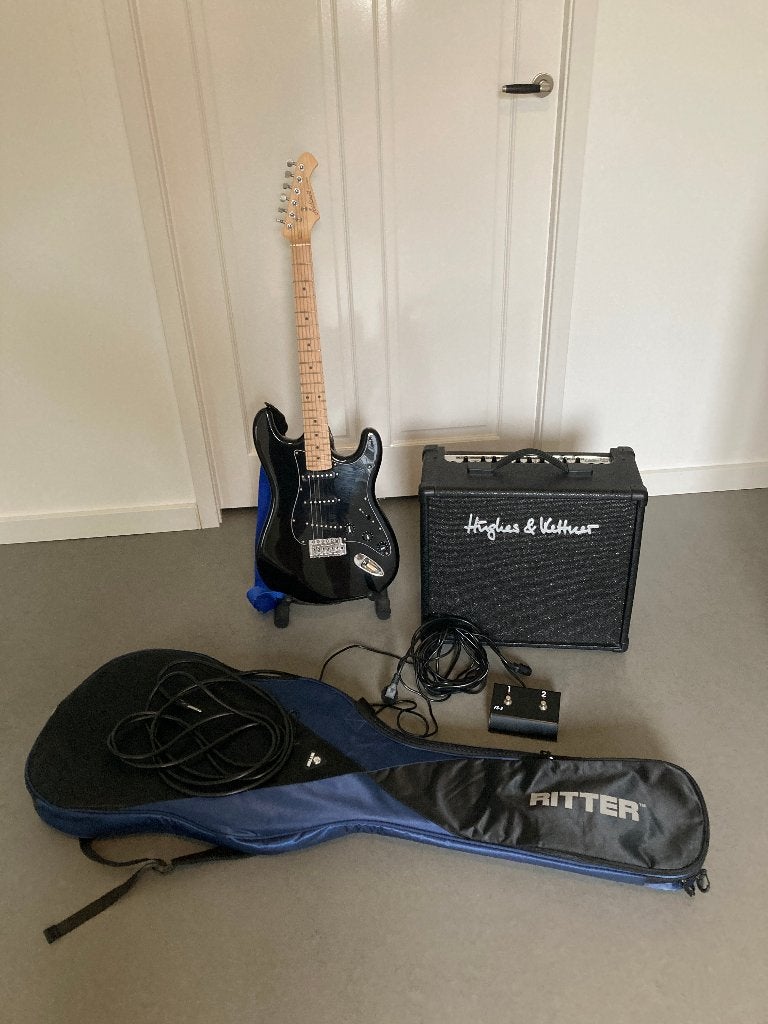 Elektrische gitaar Aria PRO II STG, met versterker en tas, Met versterker, Zo goed als nieuw, Solid body, Ophalen