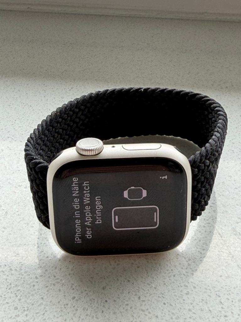 Apple Watch Series 9 41mm GPS Zilver met Zwart Bandje, Ophalen, Afstand, IOS, Zo goed als nieuw