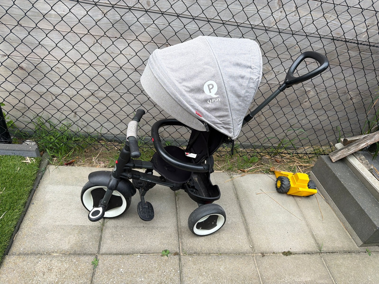 Q Play Rito driewieler, Gebruikt, Verstelbare duwstang, Ophalen, Kinderwagen