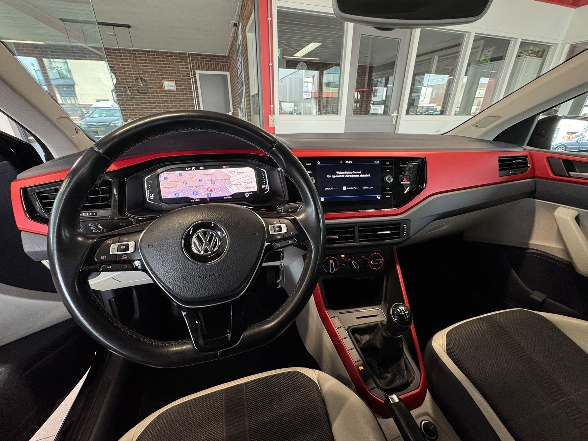 Foto 4 van Volkswagen Polo 1.0 TSI Beats*PDC V+A*Cruise Control*Virtual
