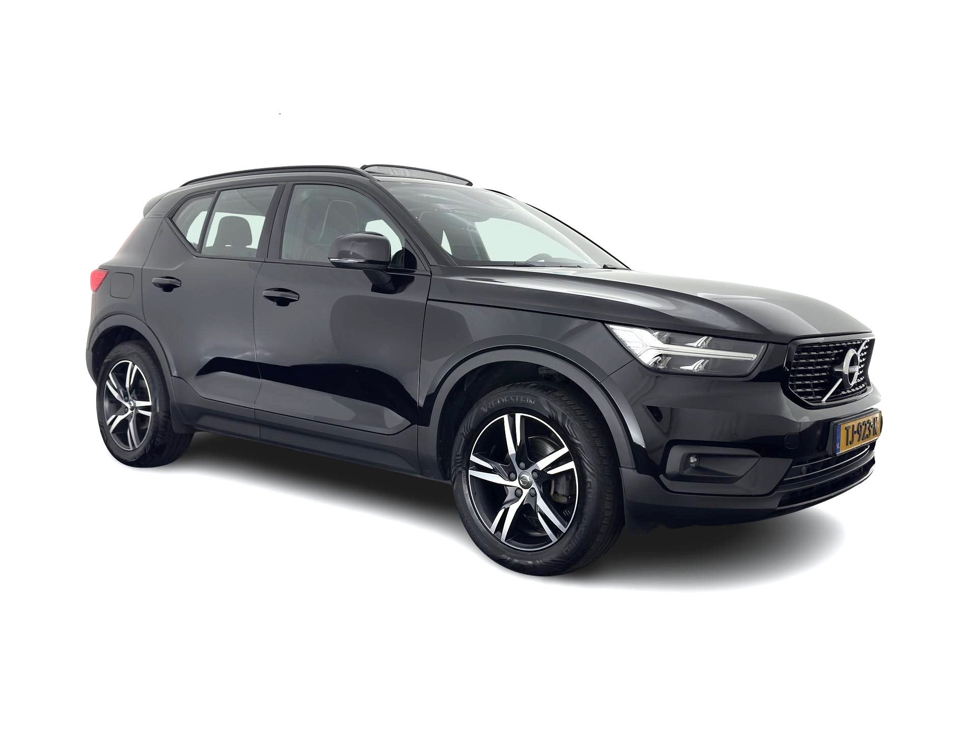 Volvo XC40 1.5 T3 R-Design *PANO | LEATHER-MICROFIBRE | FULL, Auto's, Voorwielaandrijving, Gebruikt, 156 pk, Zwart