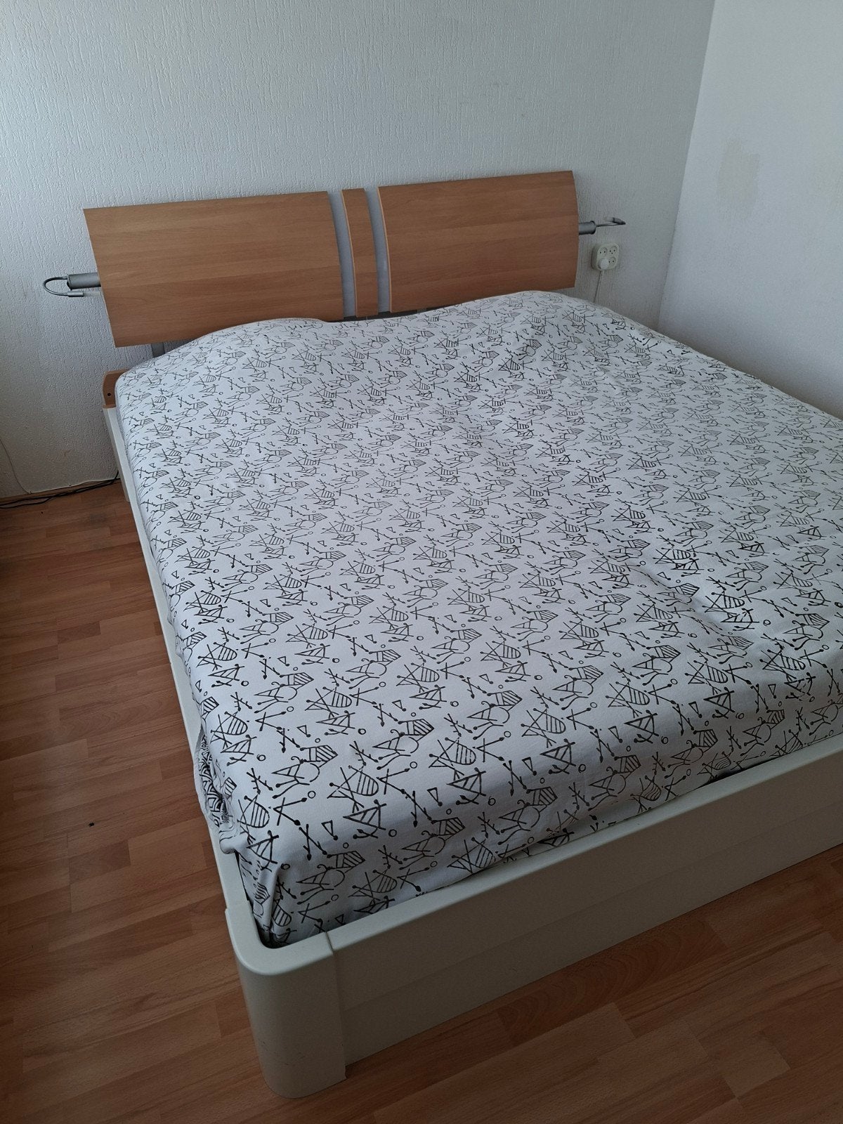 Tweepersoonsbed met bedlampjes, Ophalen, Gebruikt, Tweepersoons, 180 cm
