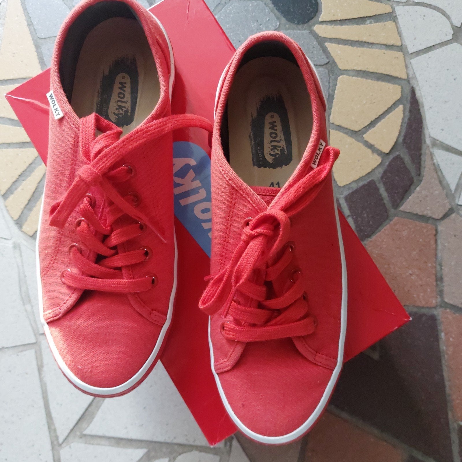 Wolky sneakers, maat 41, koraalrood, zo goed als nieuw, Wolky, Ophalen of Verzenden, Rood, Sneakers of Gympen