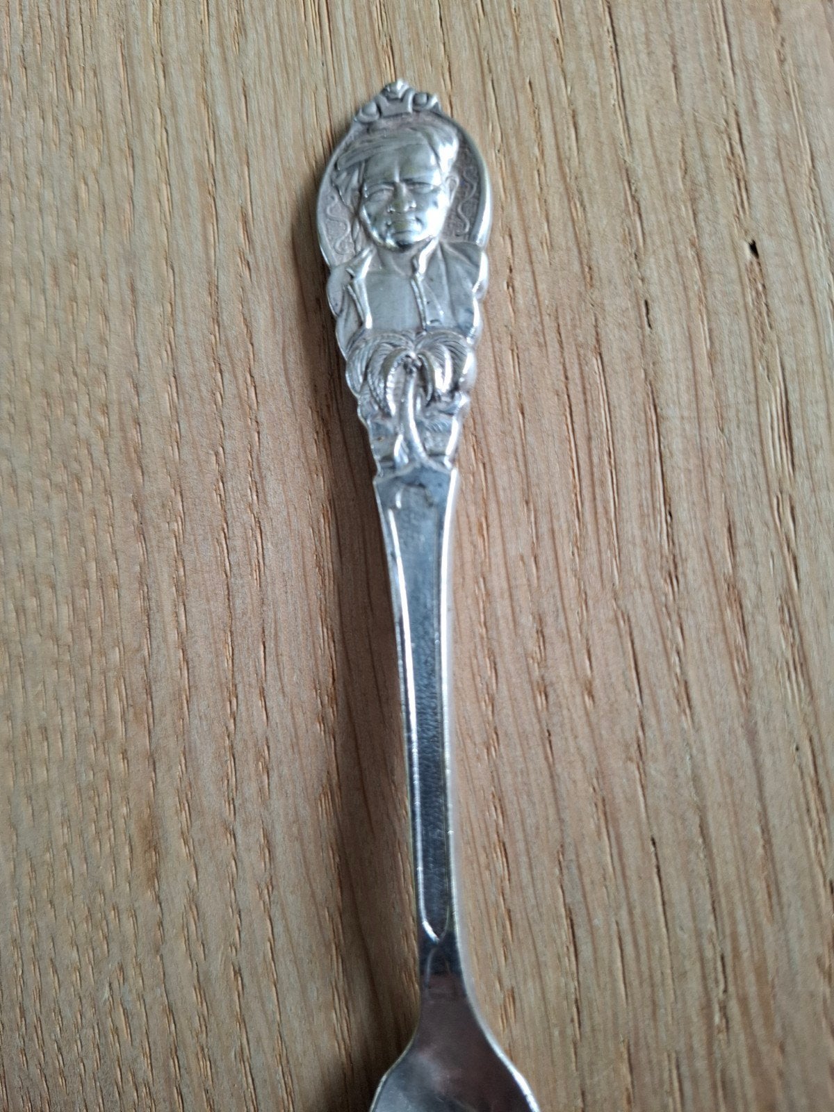 Zilveren herdenkingslepel Nederland helpt Indië 1945, Antiek en Kunst, Ophalen of Verzenden