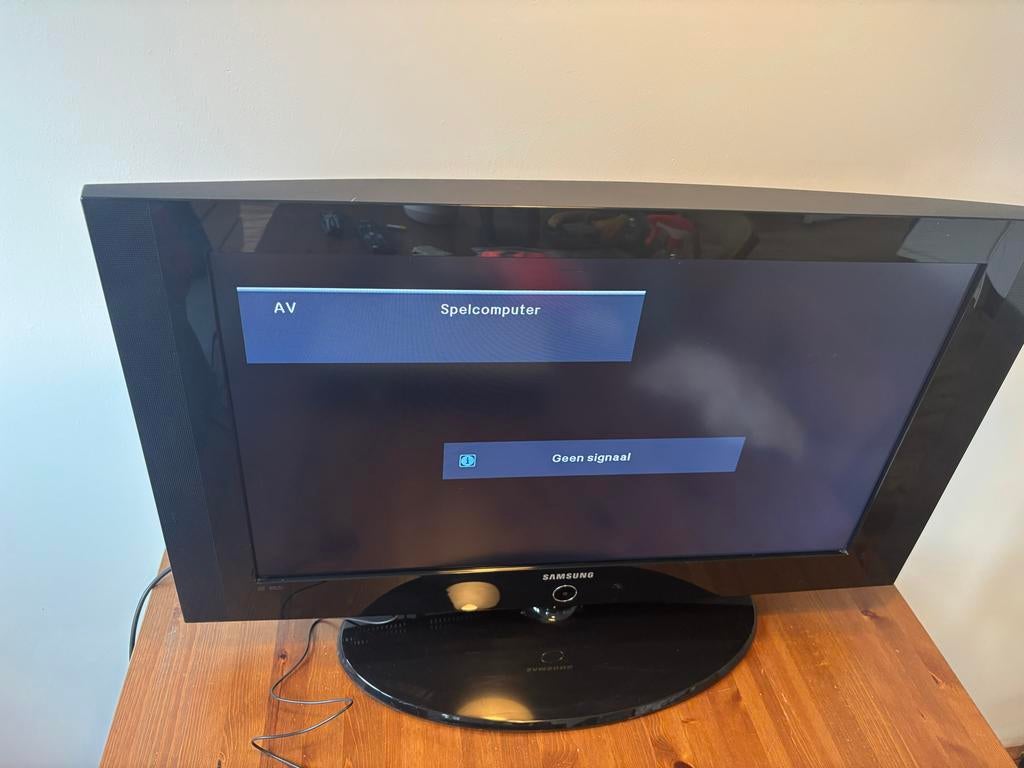 Samsung LCD TV & Daewoo DVD speler, Ophalen, Gebruikt, 50 Hz, 80 tot 100 cm