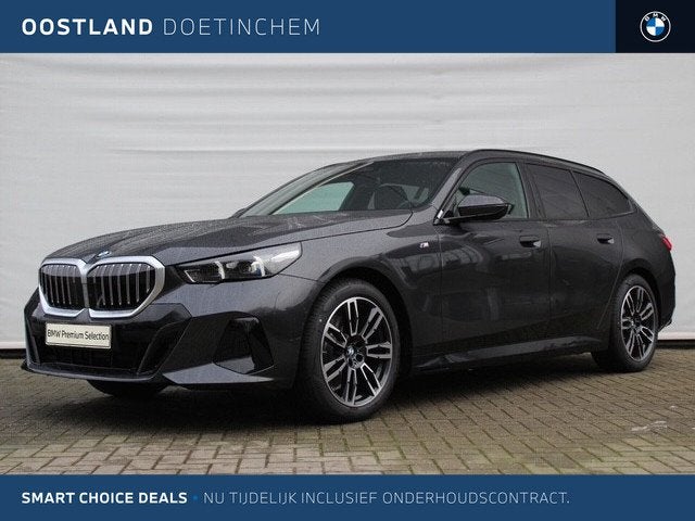 BMW 5 Serie Touring 520i M Sport Automaat / Trekhaak / Adapt, Automaat, 1998 cc, Achterwielaandrijving, Zilver of Grijs