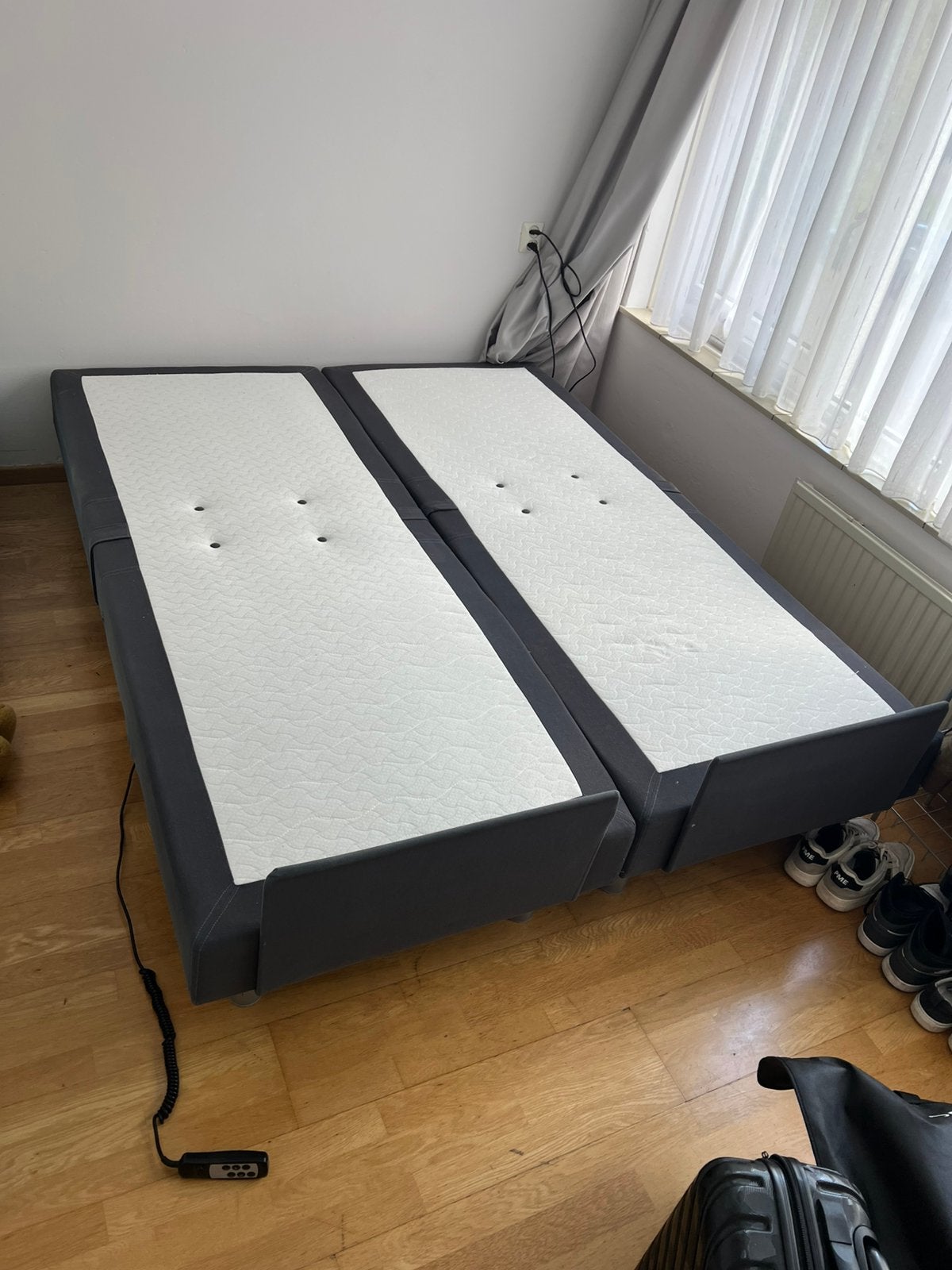 2 persoons bed, elektrisch verstelbaar, Ophalen, Zo goed als nieuw, Tweepersoons