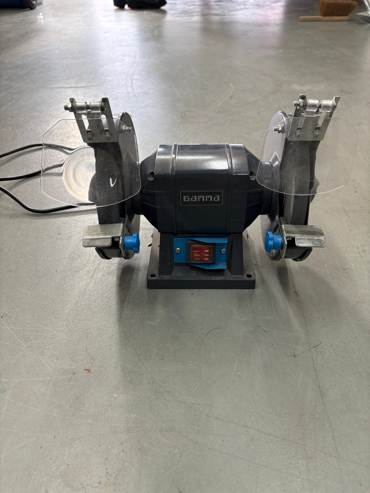Werksbank slijpmachine - Zo goed als nieuw, Ophalen of Verzenden, Zo goed als nieuw, Minder dan 700 watt, Werkbankslijpmachine