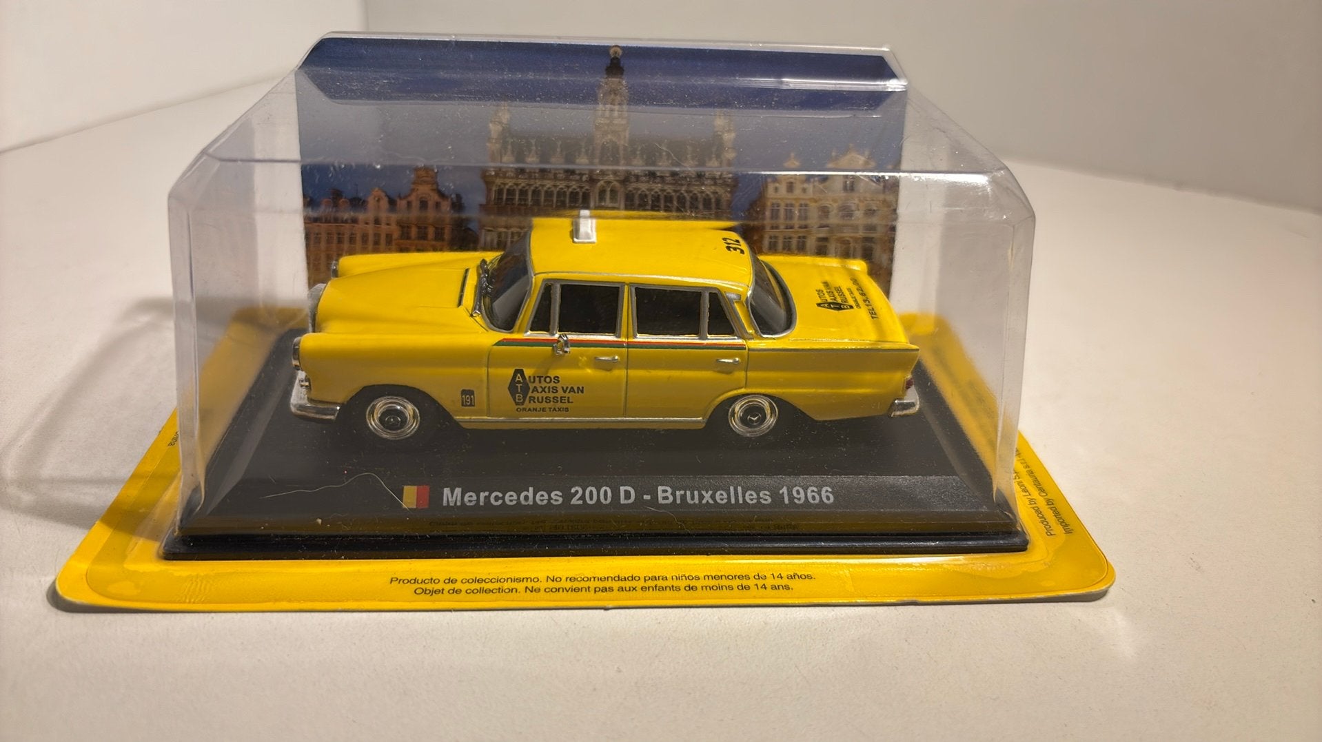 Mercedes 200 d bruxelles taxi 1966 atlas 1.43, Ophalen of Verzenden, A, A, A