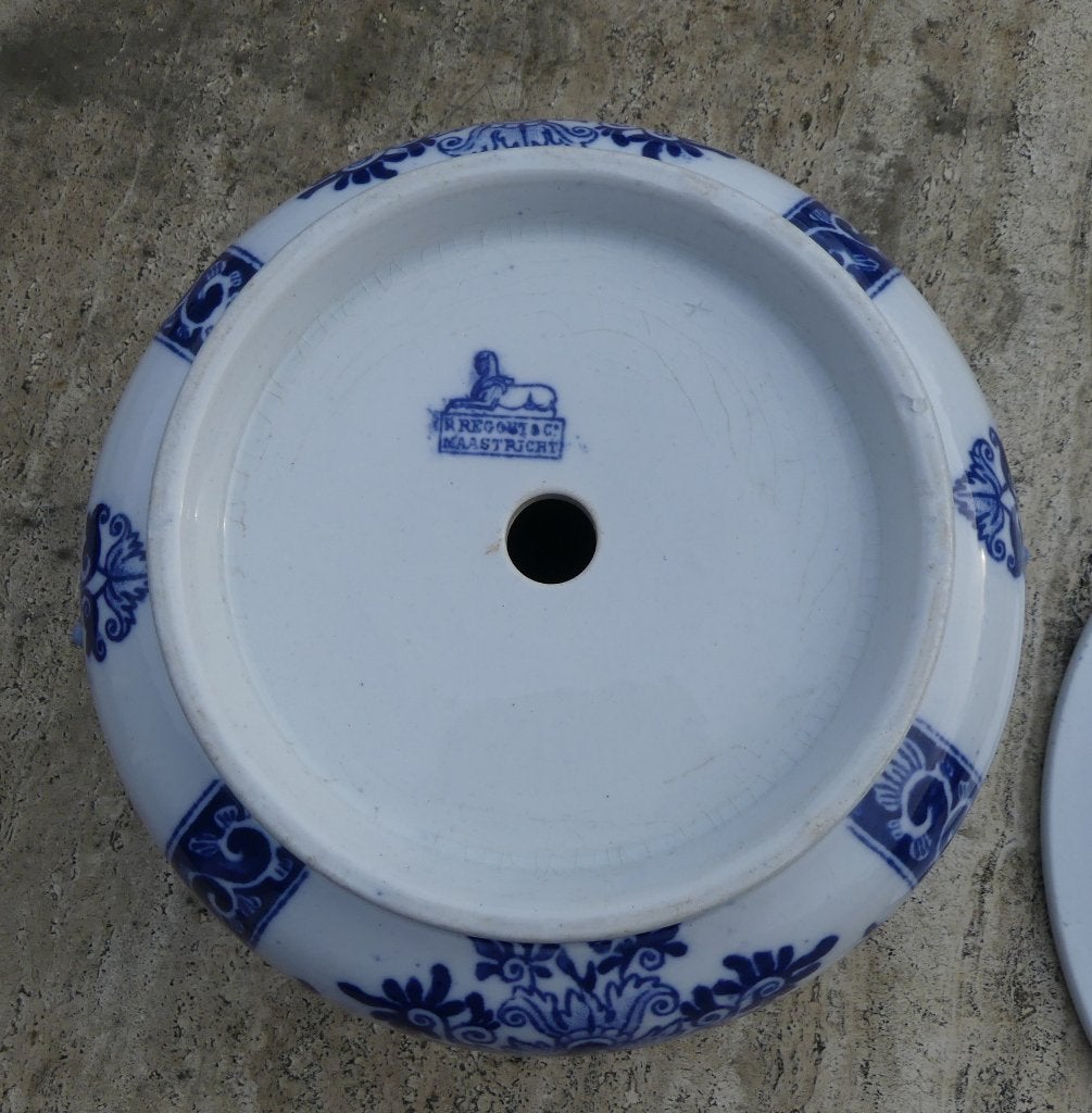 Petrus Regout Bloempot Blauw Decor met Steenbok Grepen, Antiek en Kunst, Ophalen of Verzenden