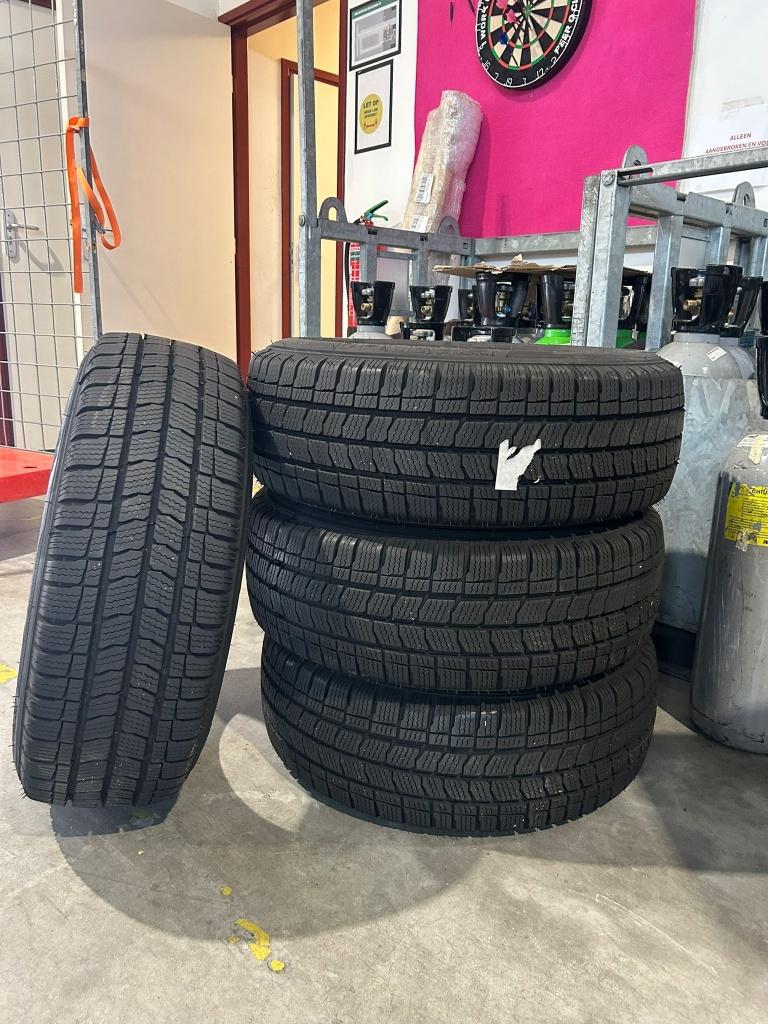 4x Kleber winterbanden 215/60 R16C, Ophalen, Gebruikt