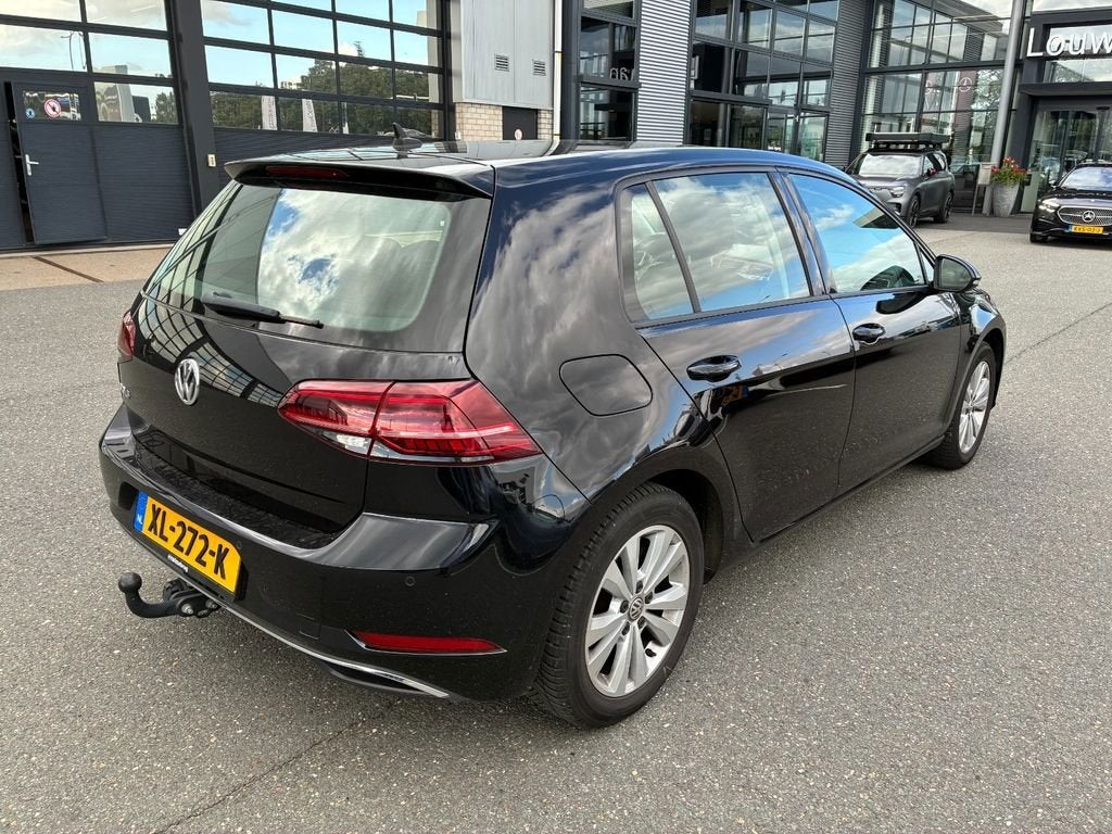 Volkswagen Golf 1.0 TSI Highline Carplay NL-auto, Auto's, Euro 6, Zwart, Origineel Nederlands, Bedrijf