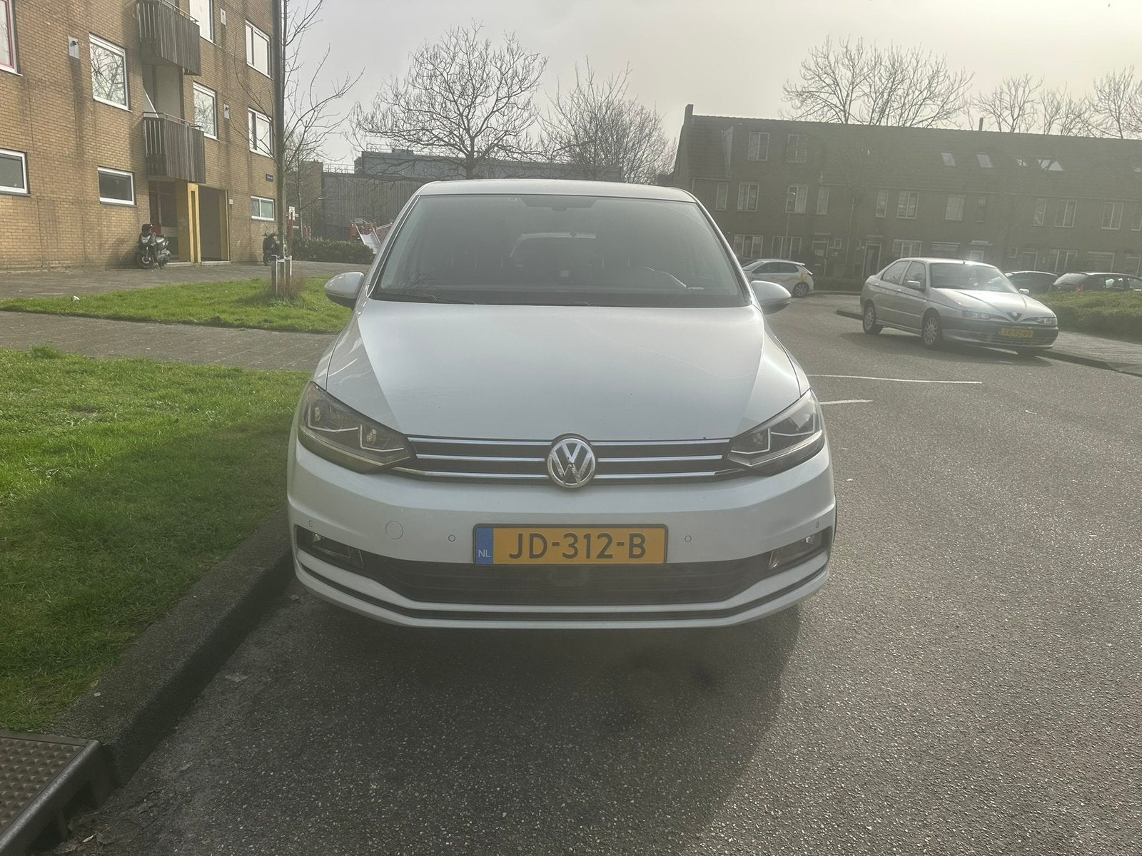 Volkswagen Touran 2.0 TDI 110KW/150PK 6-DSG 2016 Wit, Auto's, Volkswagen, 1800 kg, 4 cilinders, Wit, Origineel Nederlands