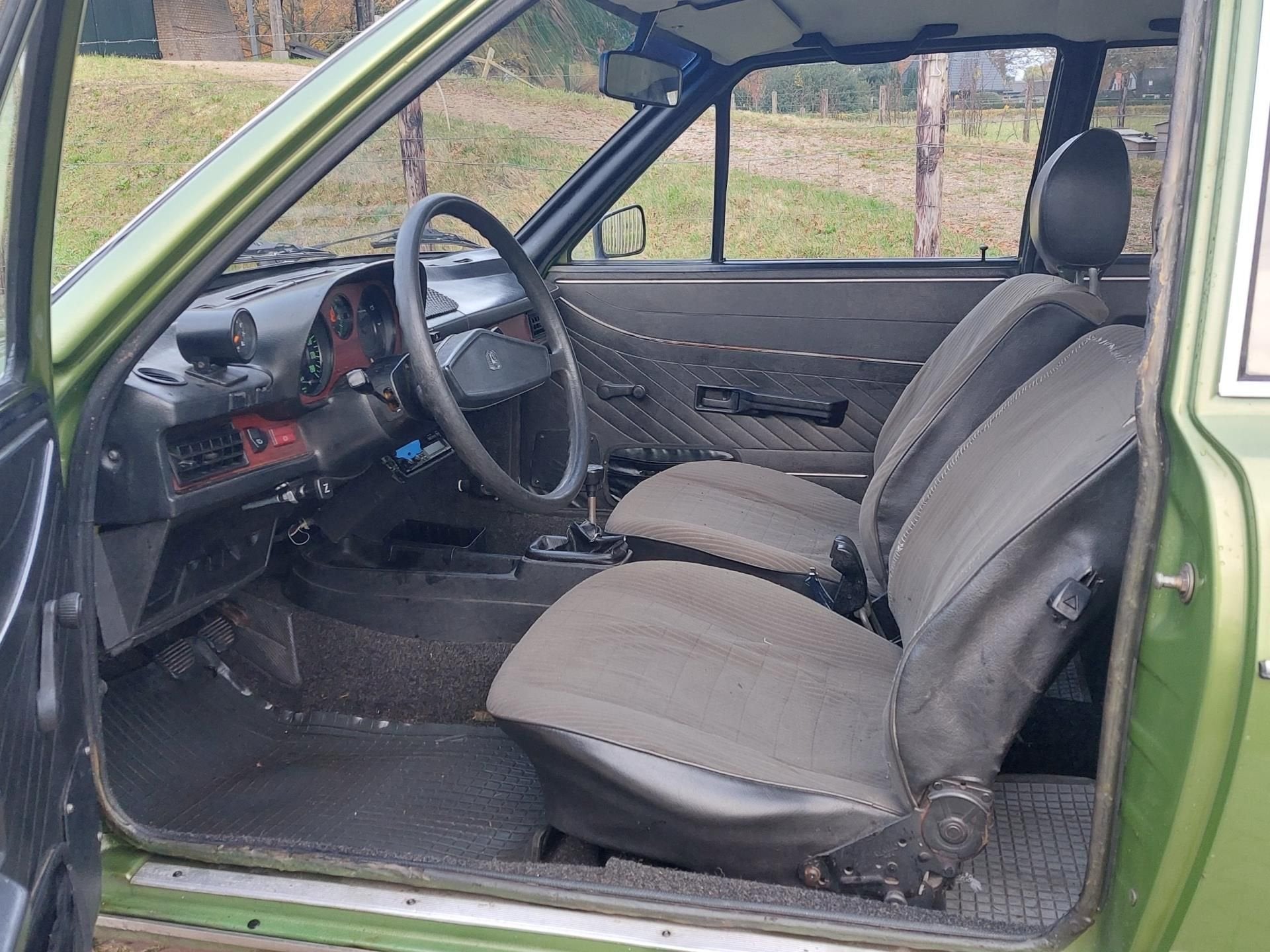 Volkswagen Passat 1.6 LS, foto 11