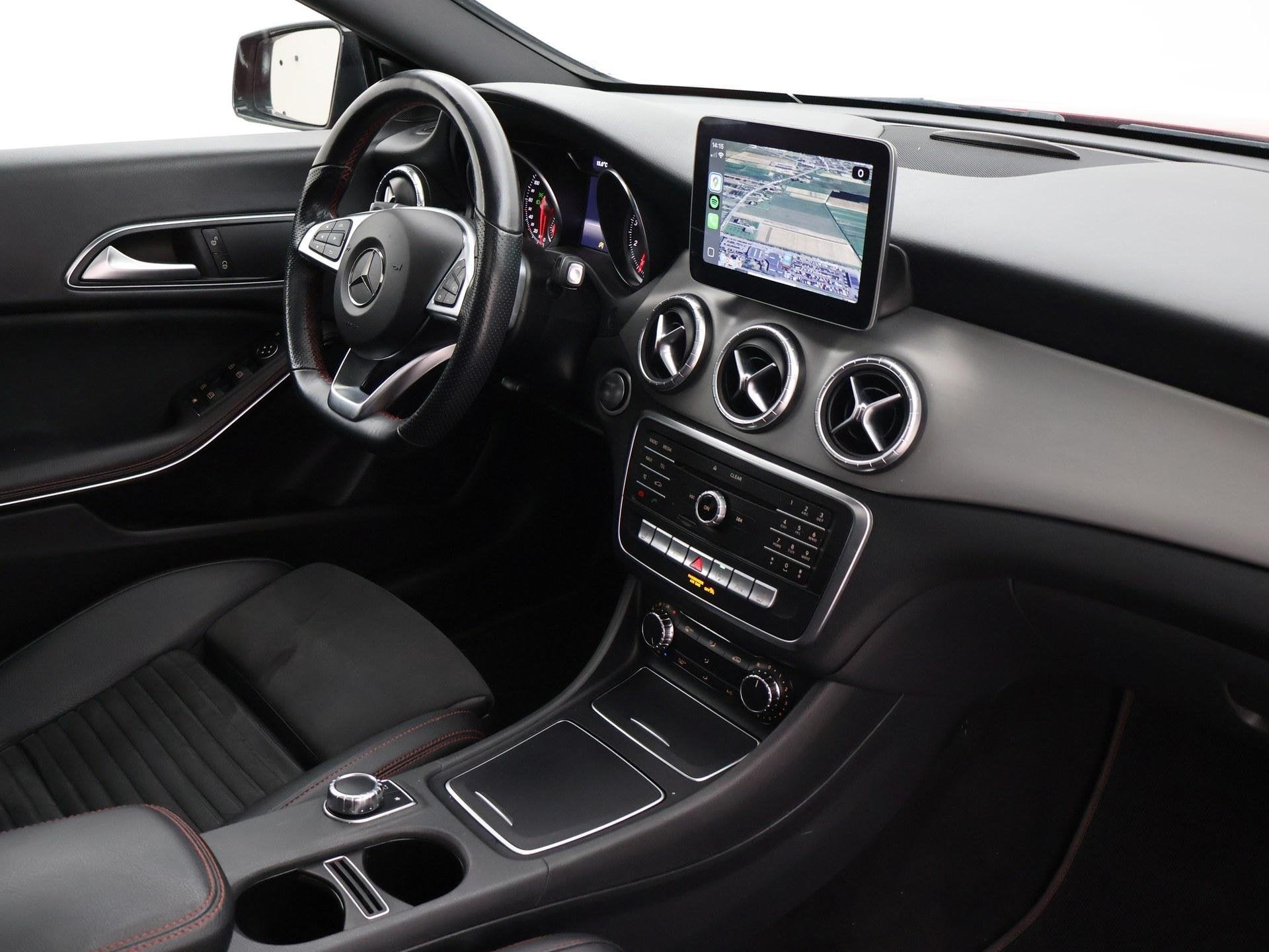 Mercedes-Benz CLA-klasse Shooting Brake 180 AMG NIGHT + PANO, CLA, 730 kg, Gebruikt, 4 cilinders