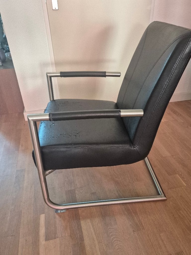 Leuke bijzet stoelen zwart/ ijzeren frame, Huis en Inrichting, Ophalen, Gebruikt, Twee, Zwart