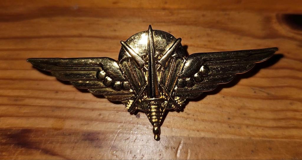 Baretembleem 35e batterij AA paracommando, Ophalen of Verzenden, Luchtmacht, Overige gebieden, Embleem of Badge