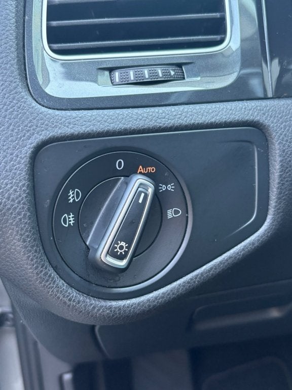 Foto 15 van Volkswagen Golf 1.0 TSI HighLine DAB Stoelvw PDC ACC Massage