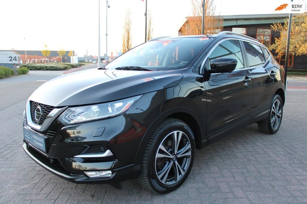 Nissan Qashqai 1.3 DIG-T Tekna + ZWART PANORAMADAK, Auto's, Voorwielaandrijving, Gebruikt, Zwart, 4 cilinders